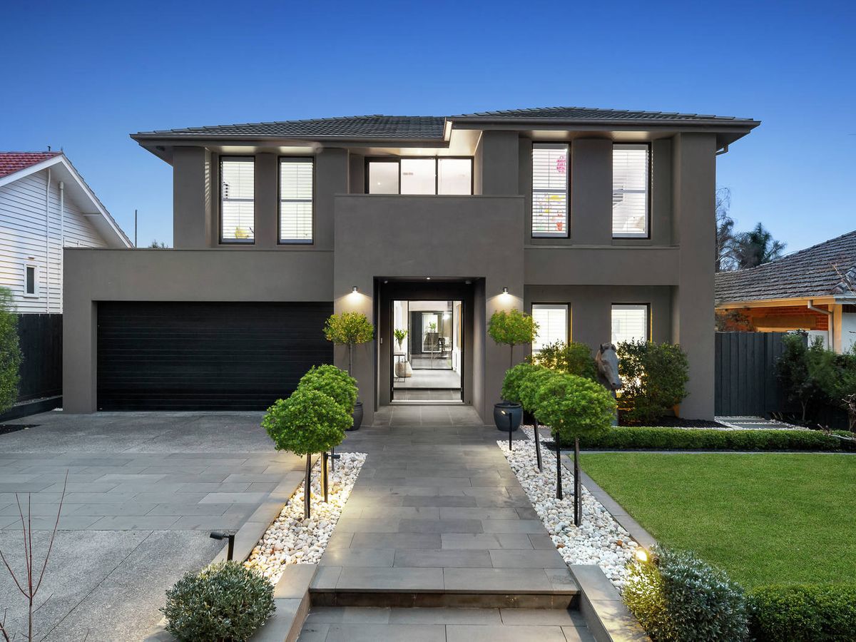 24 Hazeldine Road GLEN IRIS