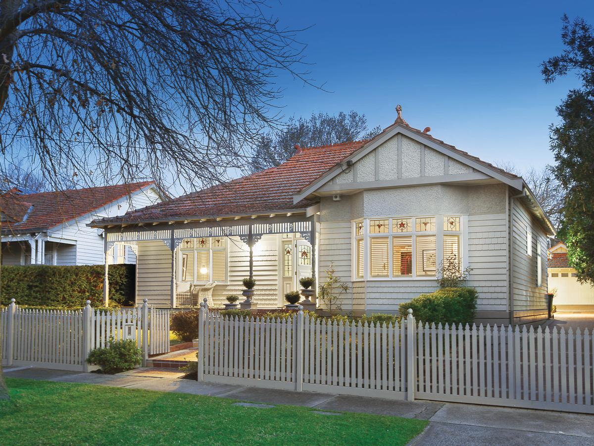 24 Howard Street GLEN IRIS