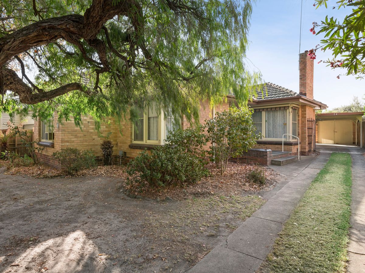 24 Raynes Street CAULFIELD SOUTH