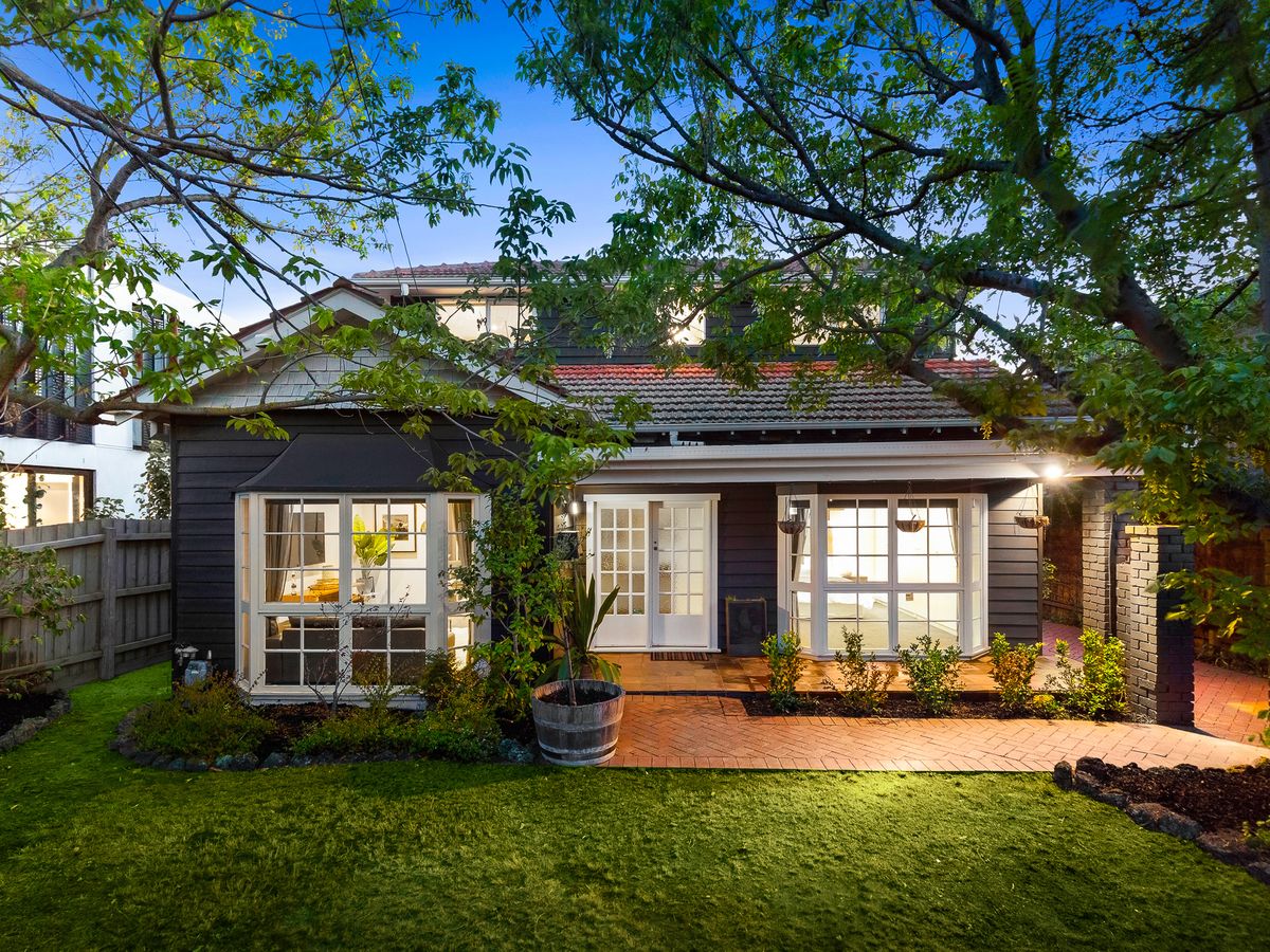 24 Snowdon Avenue CAULFIELD