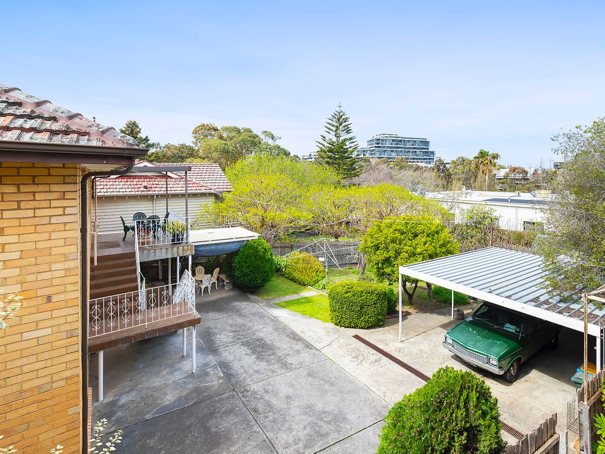 24 Young Street KEW