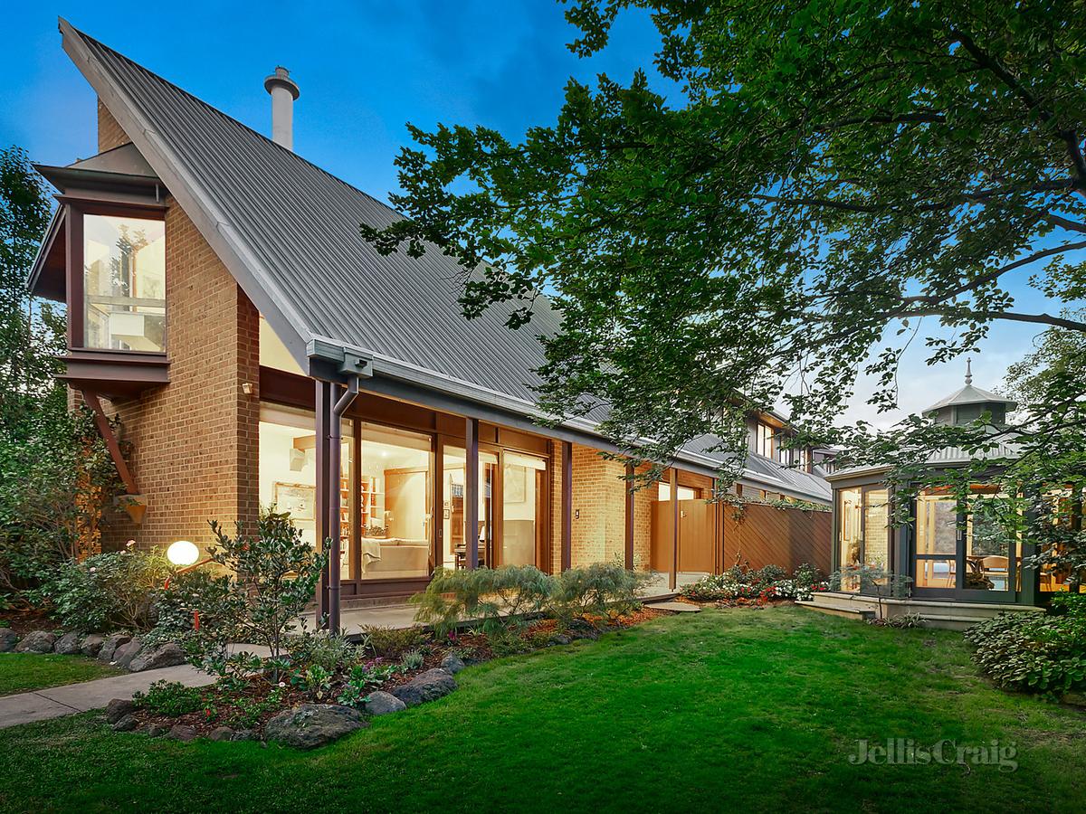25 Barrington Avenue KEW