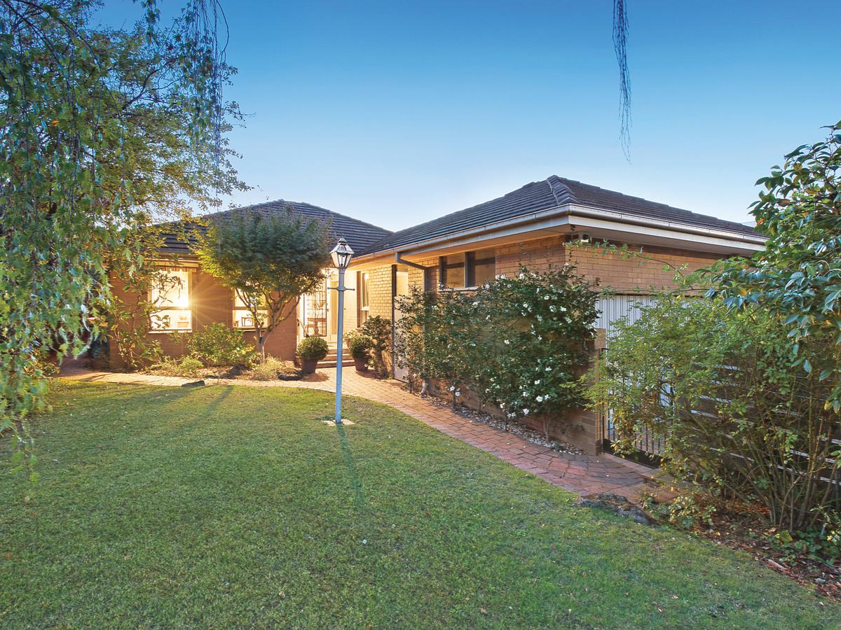 25 Belgrove Avenue BALWYN