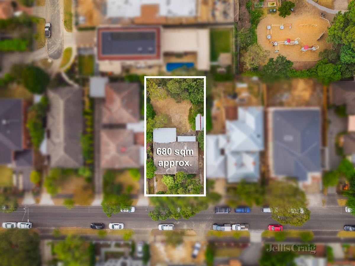 25 Wharton Street SURREY HILLS