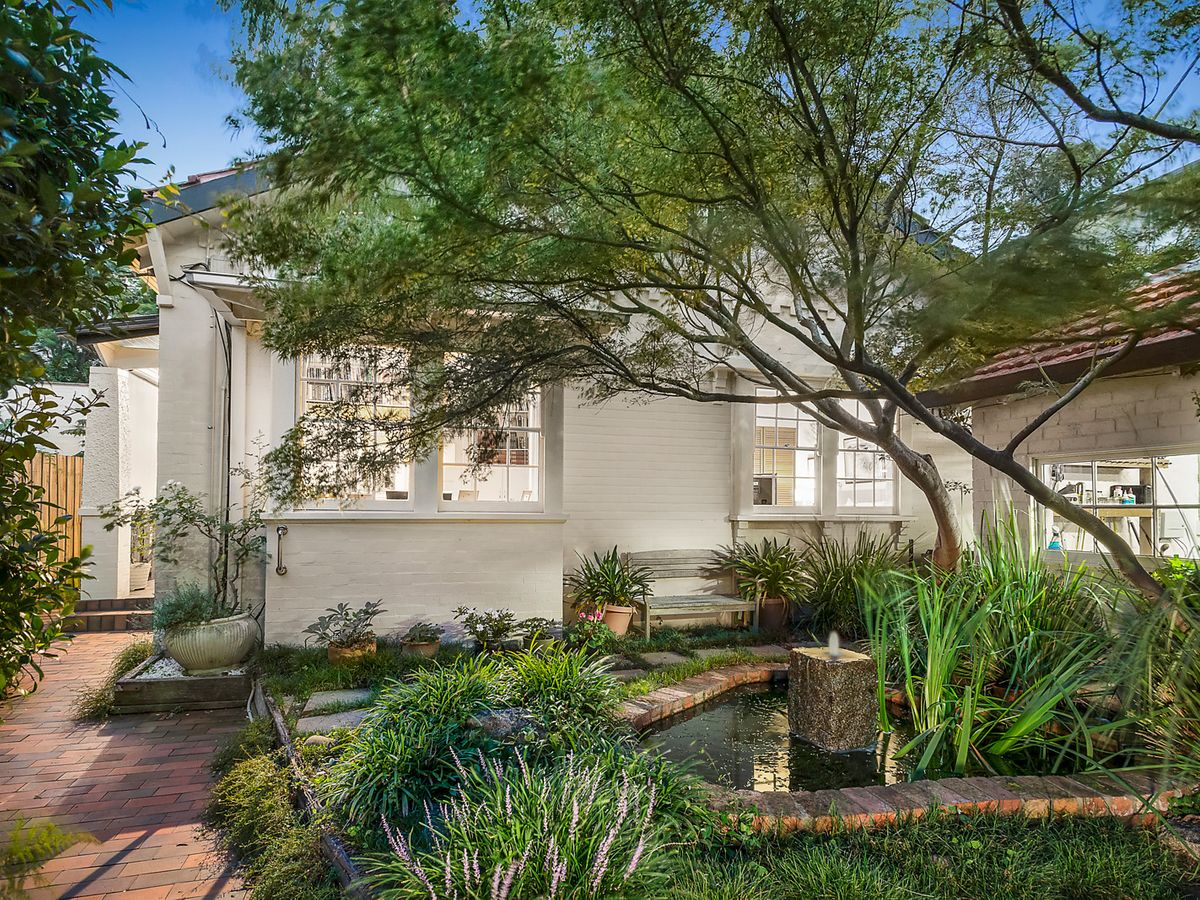 25 Woodside Crescent TOORAK