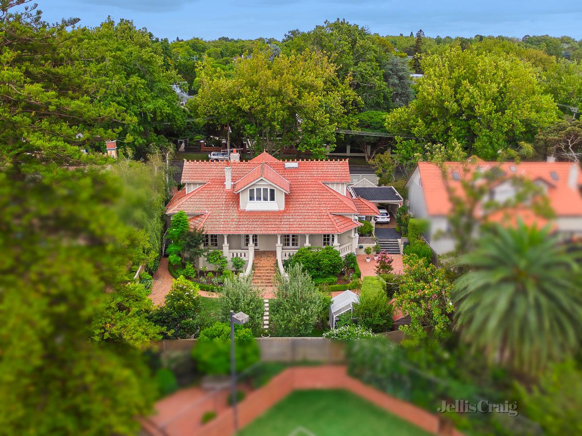 26 Chaucer Crescent CANTERBURY