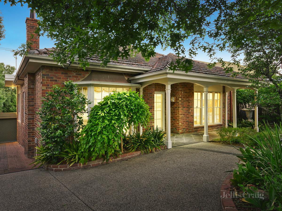 26 Clapham Street BALWYN