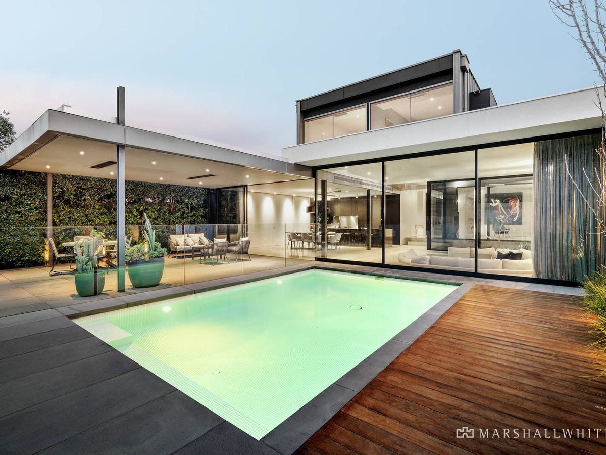 27 Binnie Street BRIGHTON EAST
