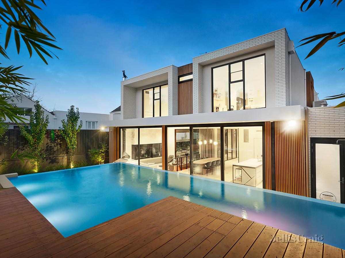 27 Heather Grove KEW