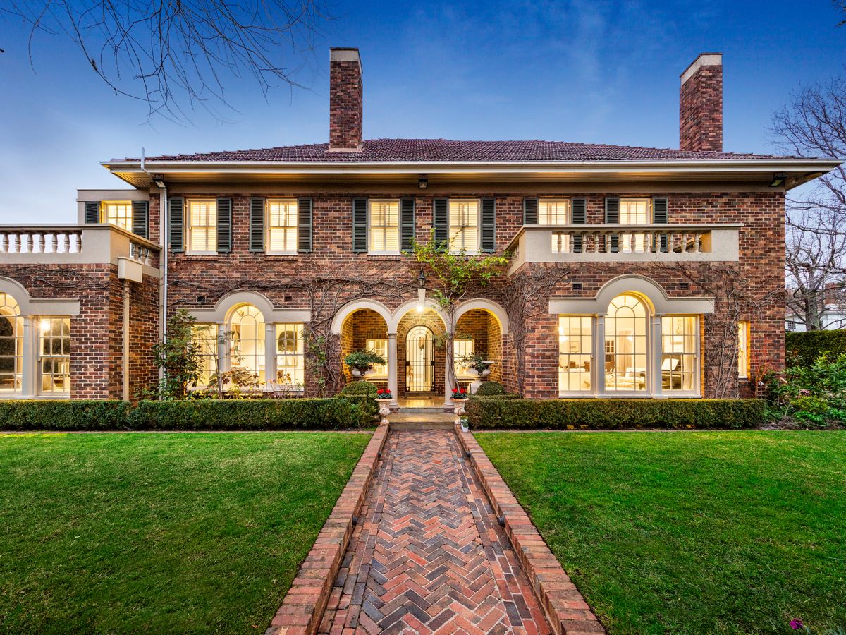 28 Irving Road TOORAK