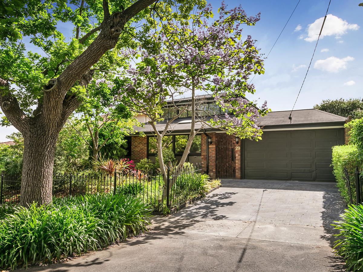 29 Albany Crescent SURREY HILLS