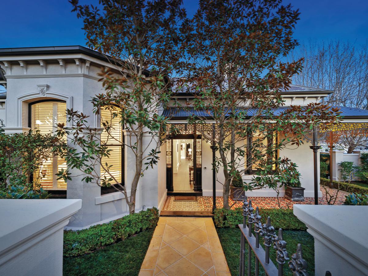 2 Belmont Avenue KEW