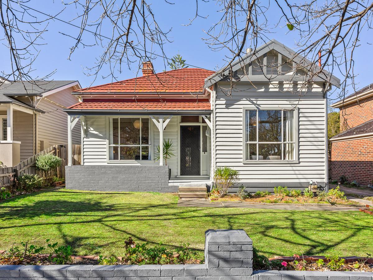 2 Benson Street SURREY HILLS