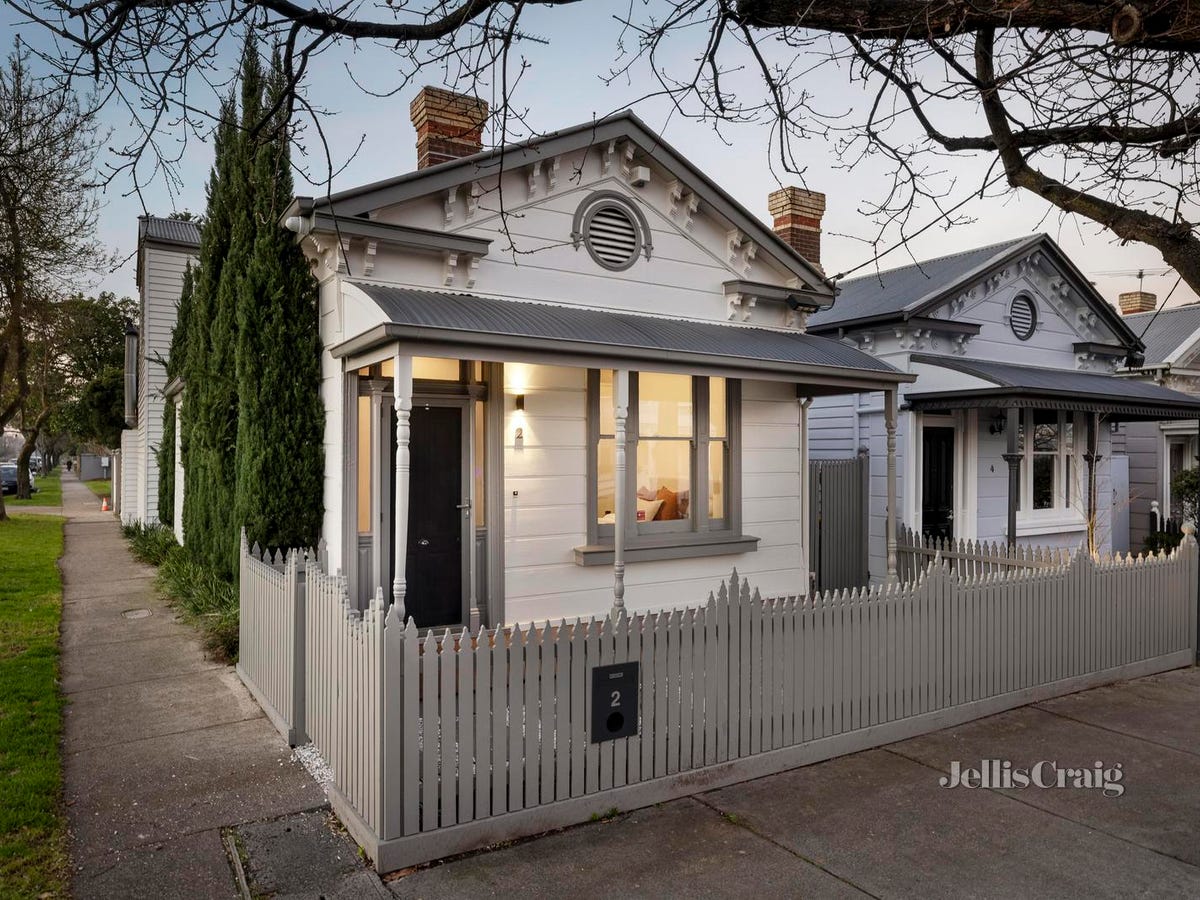 2 Cambridge Street ARMADALE