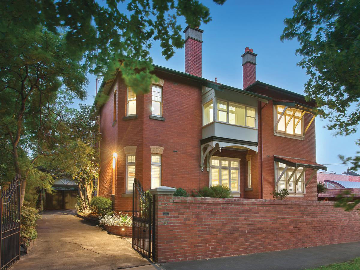 2 Finch Street MALVERN EAST
