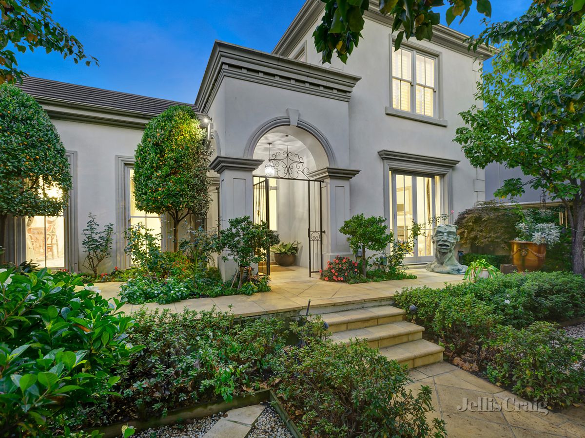2 Huntingtower Road ARMADALE