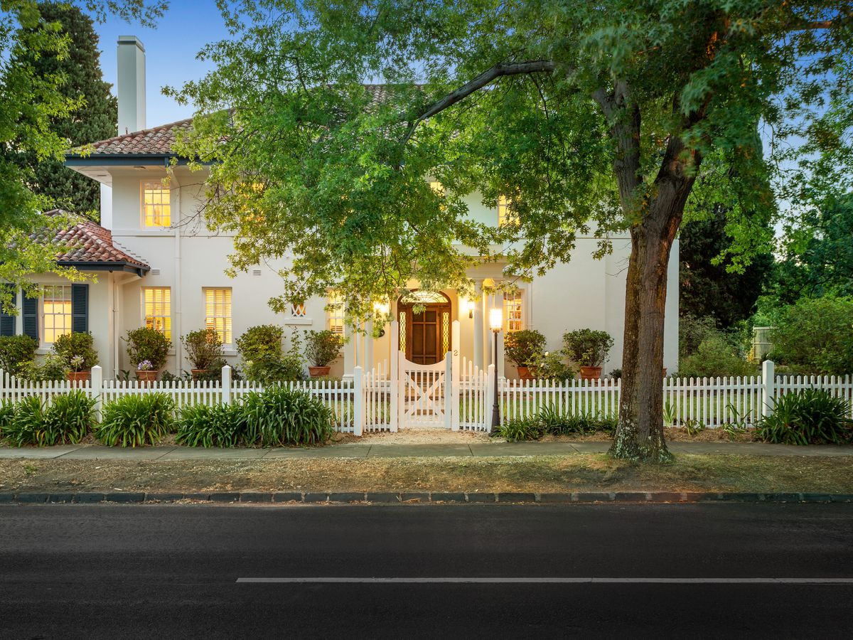 2 Loch Street CAMBERWELL