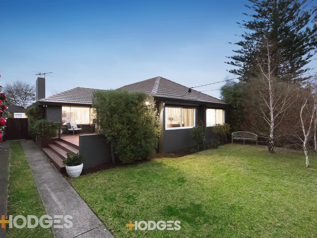 2 Mernda Avenue CHELTENHAM