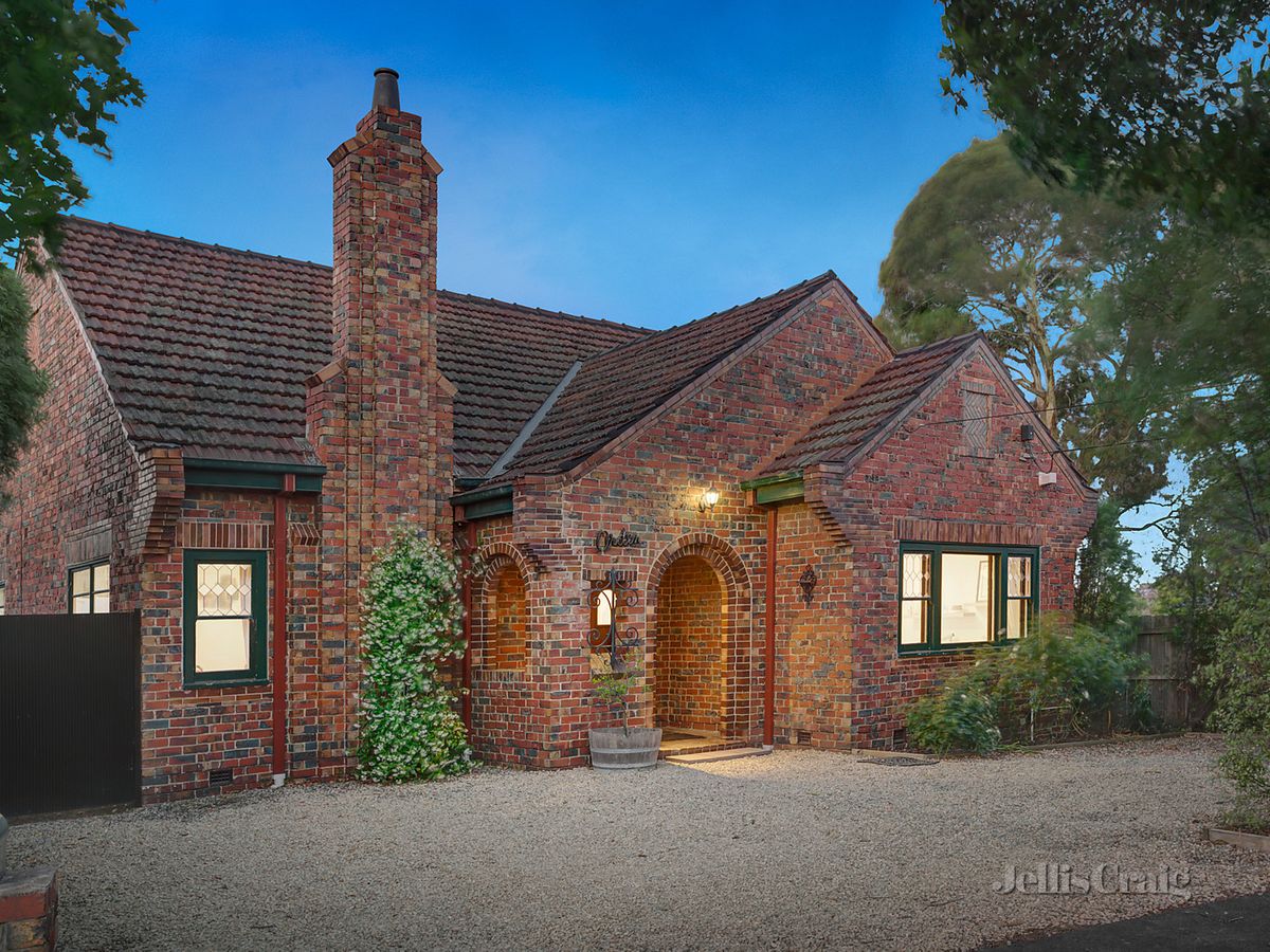 2 Oakwood Avenue BRIGHTON