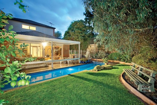 2 Ruskin Court GLEN IRIS