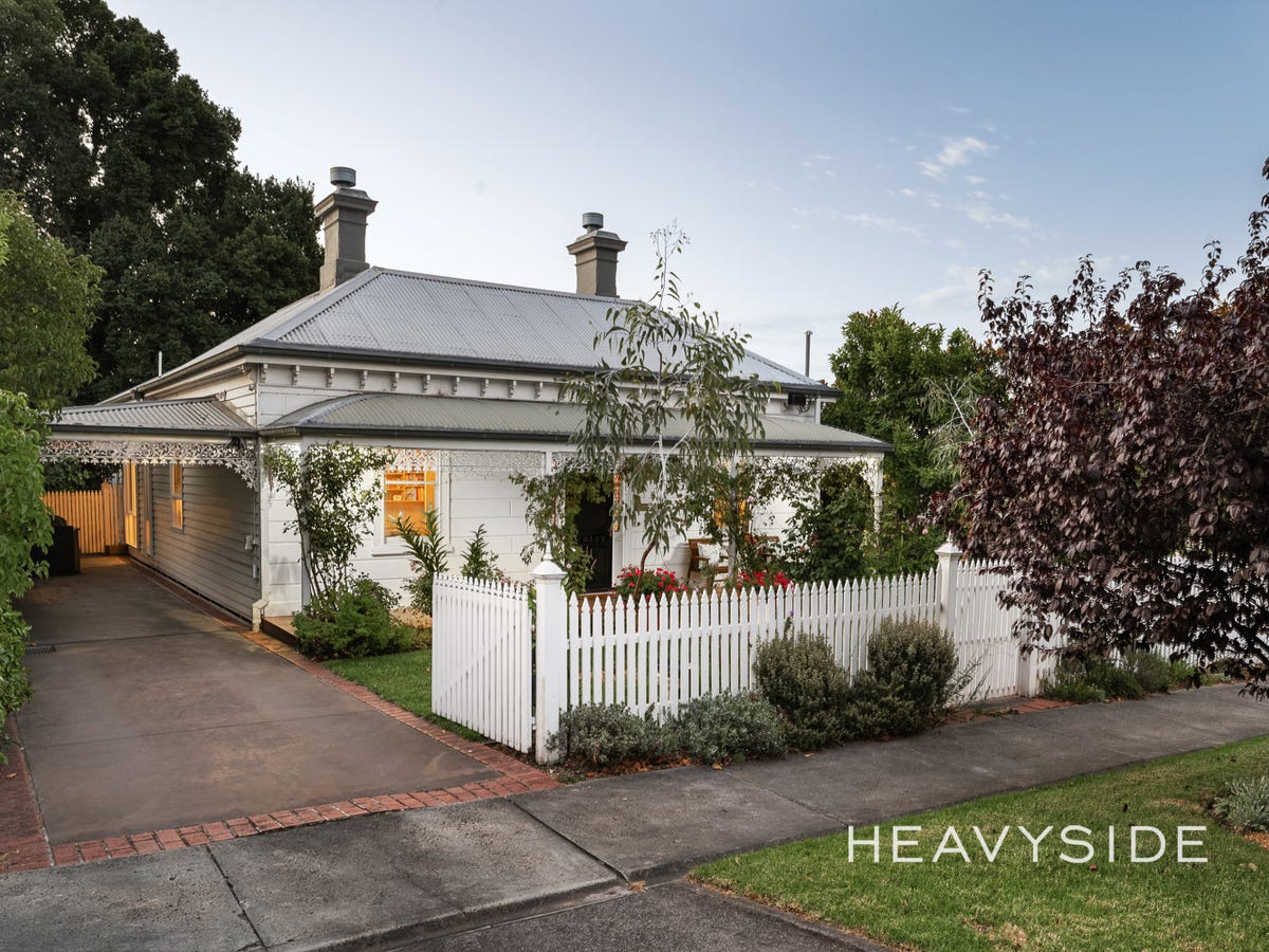 2 Suffolk Road SURREY HILLS