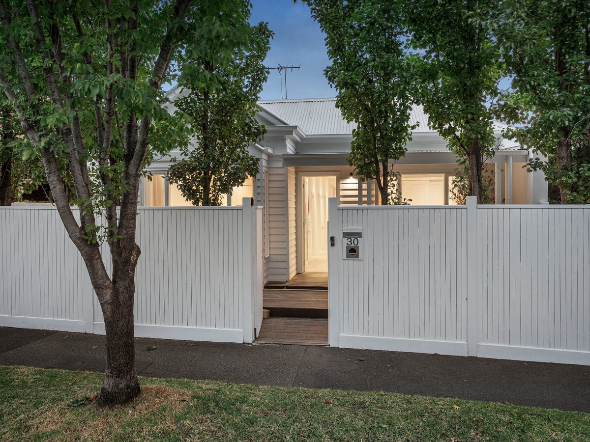 30 Barkly Avenue ARMADALE