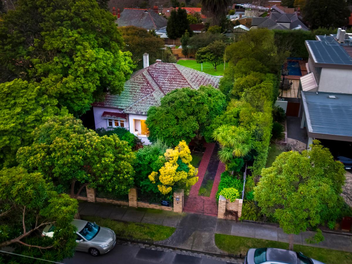 30 Hillcrest Avenue KEW