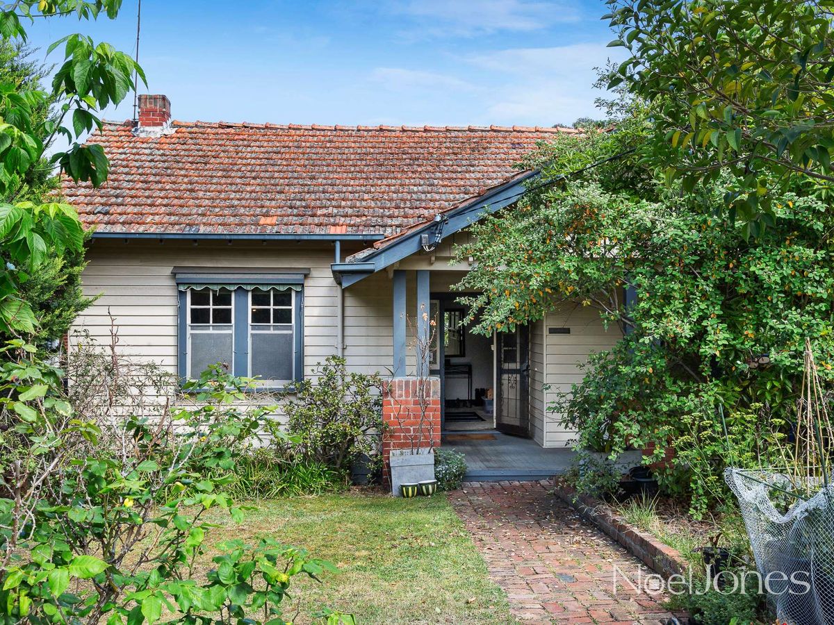 30 Martin Road GLEN IRIS