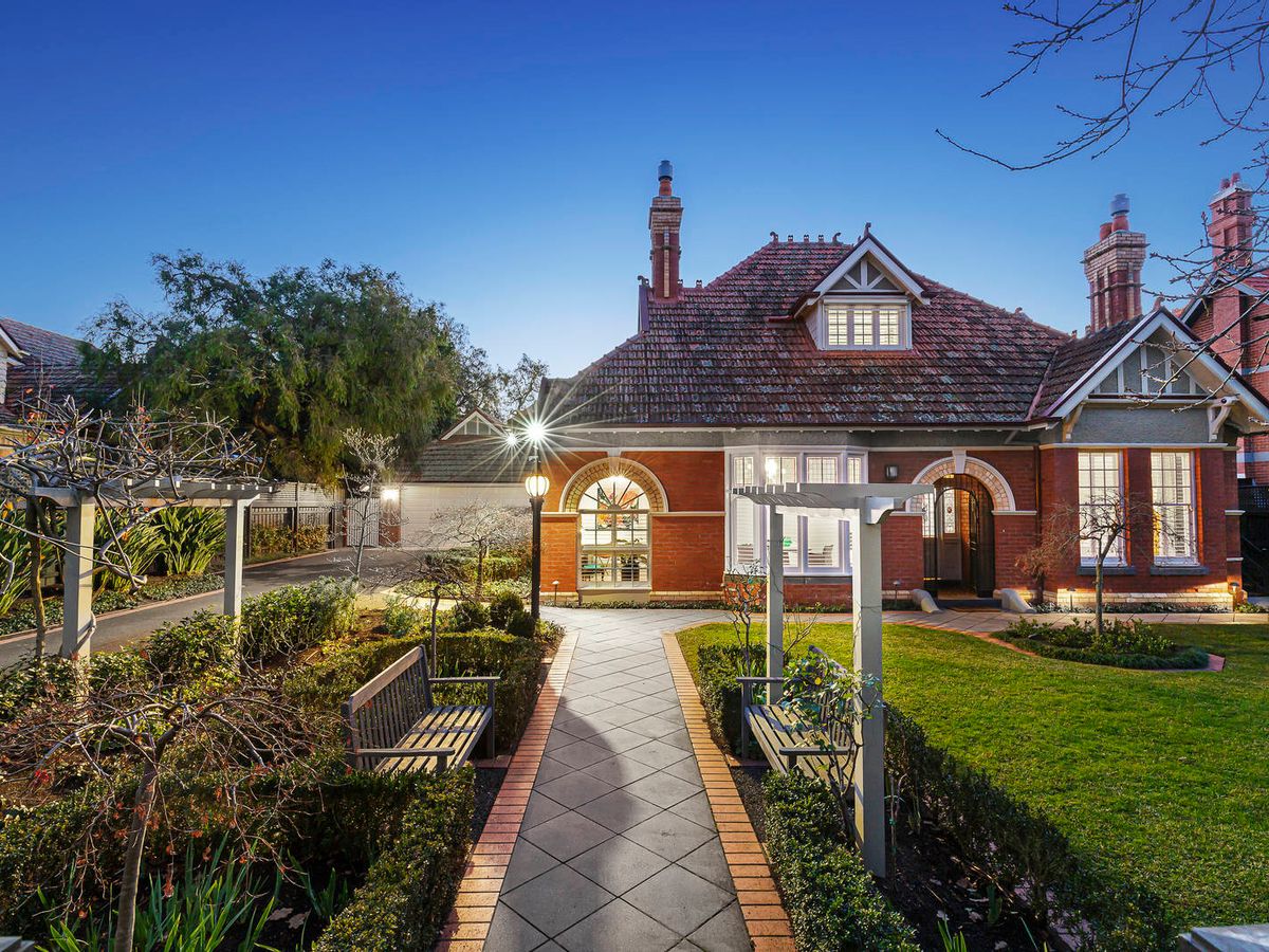 31 Finch Street MALVERN EAST