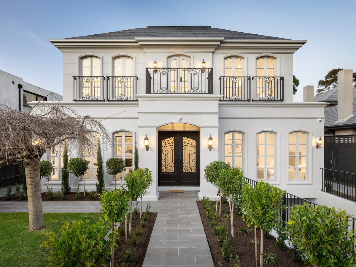 31 Huntingfield Road BRIGHTON