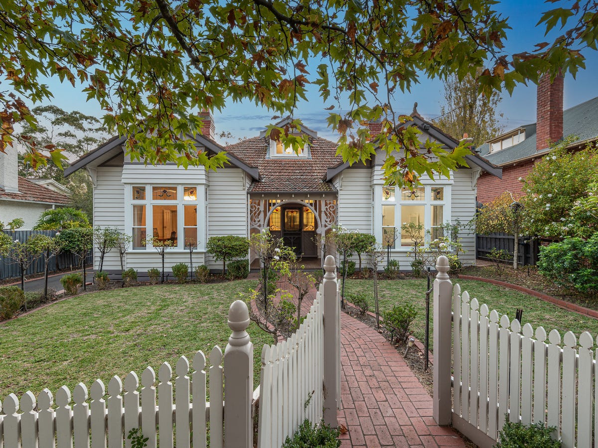 31 Rubens Grove CANTERBURY