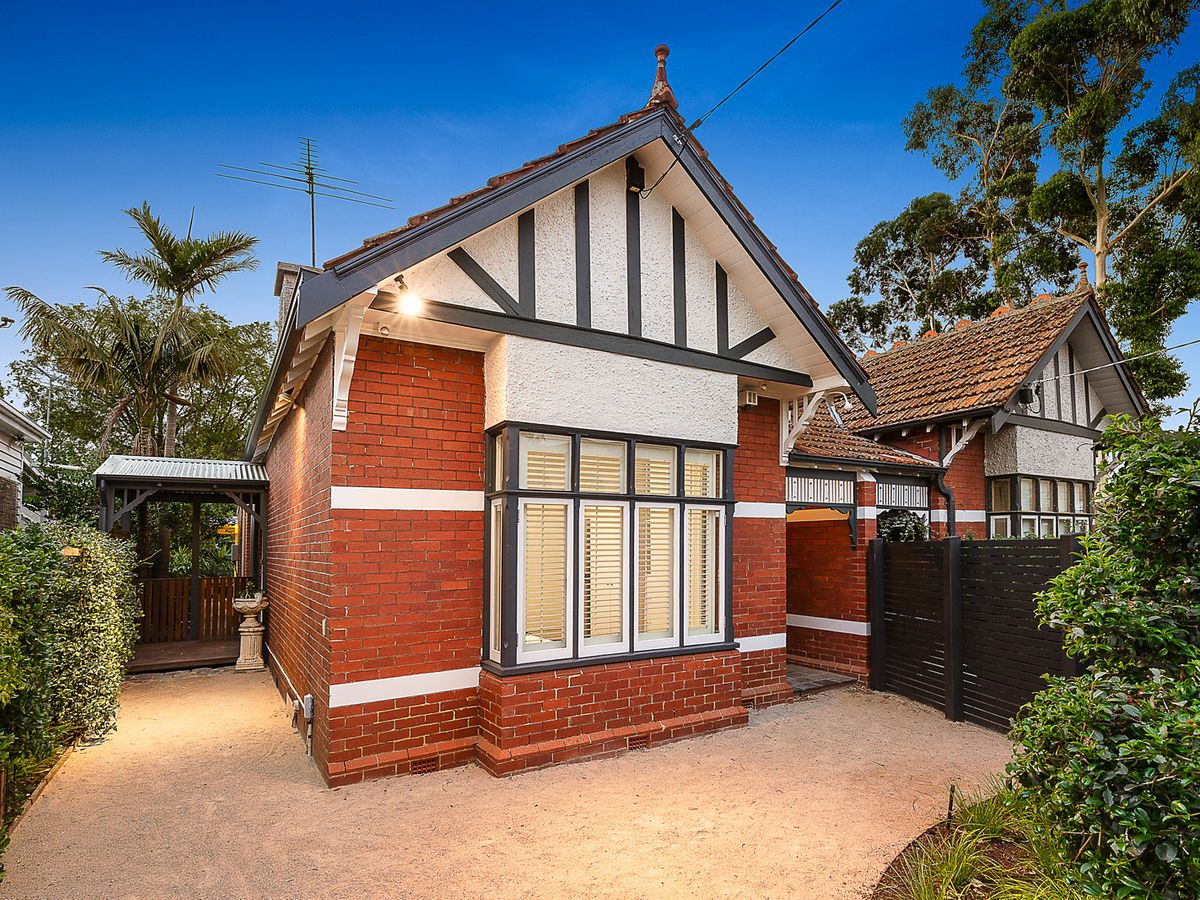 32 Railway Avenue ARMADALE
