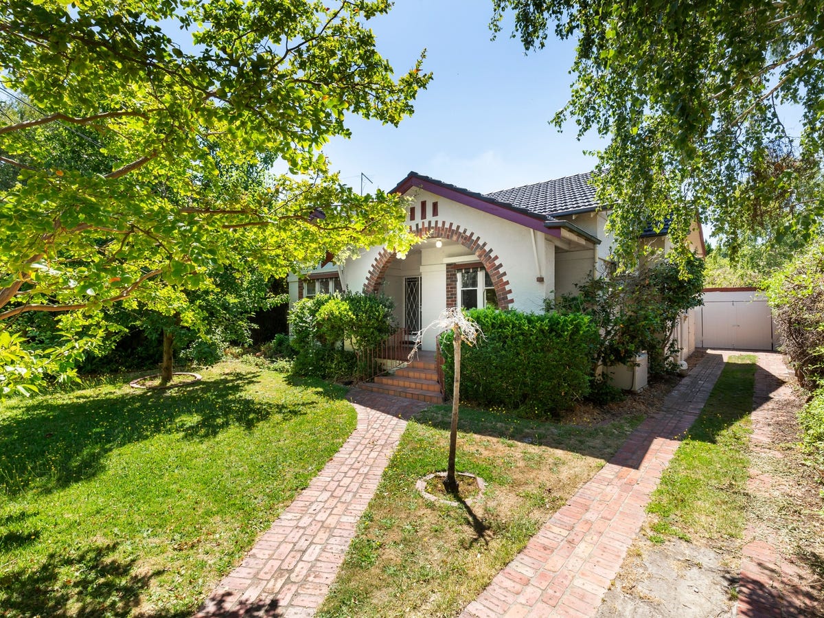 32 Summerhill Road BRIGHTON EAST