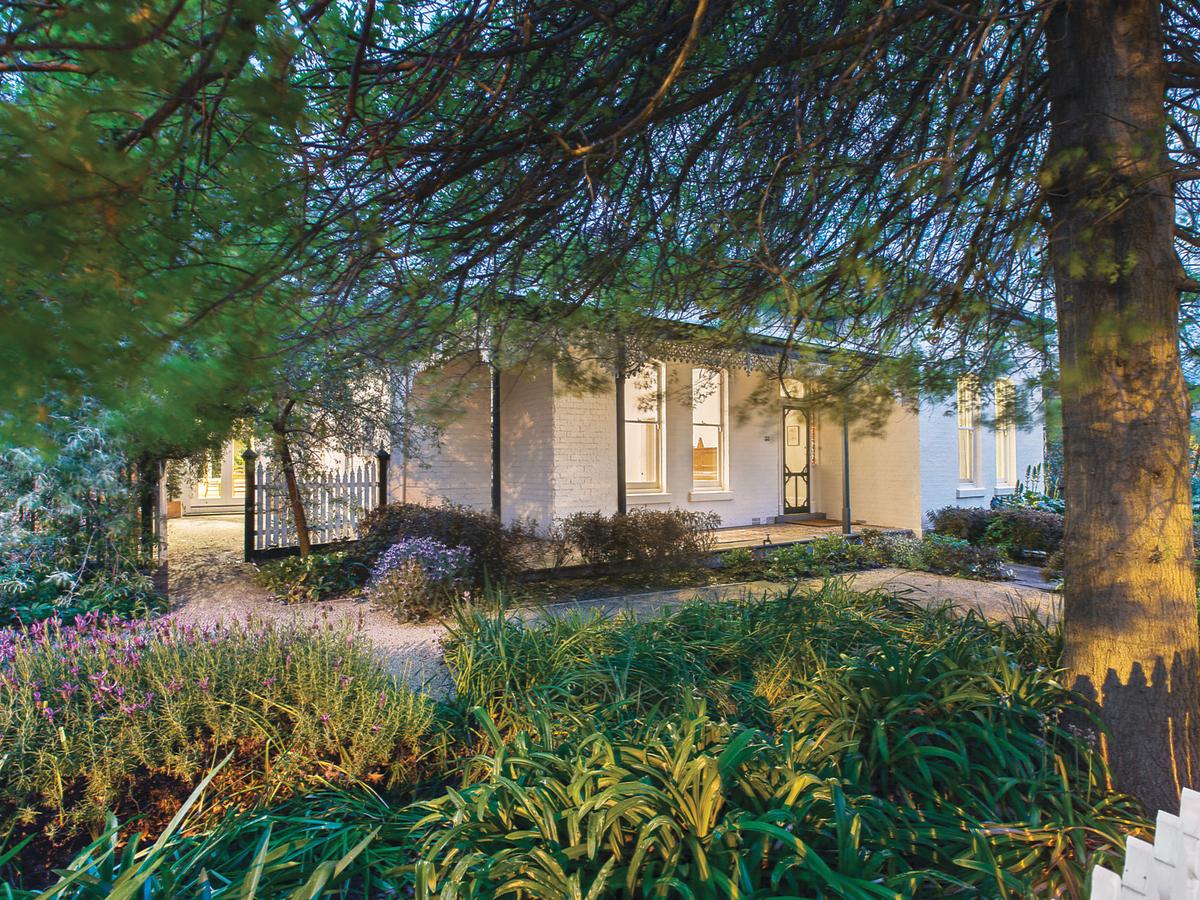 33 Claremont Avenue MALVERN
