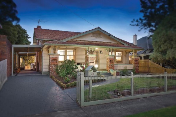 33 Everton Grove SURREY HILLS