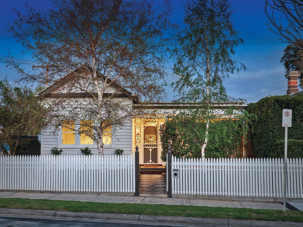 34 Edgevale Road KEW