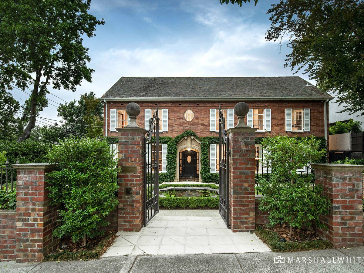 35 Clendon Road TOORAK