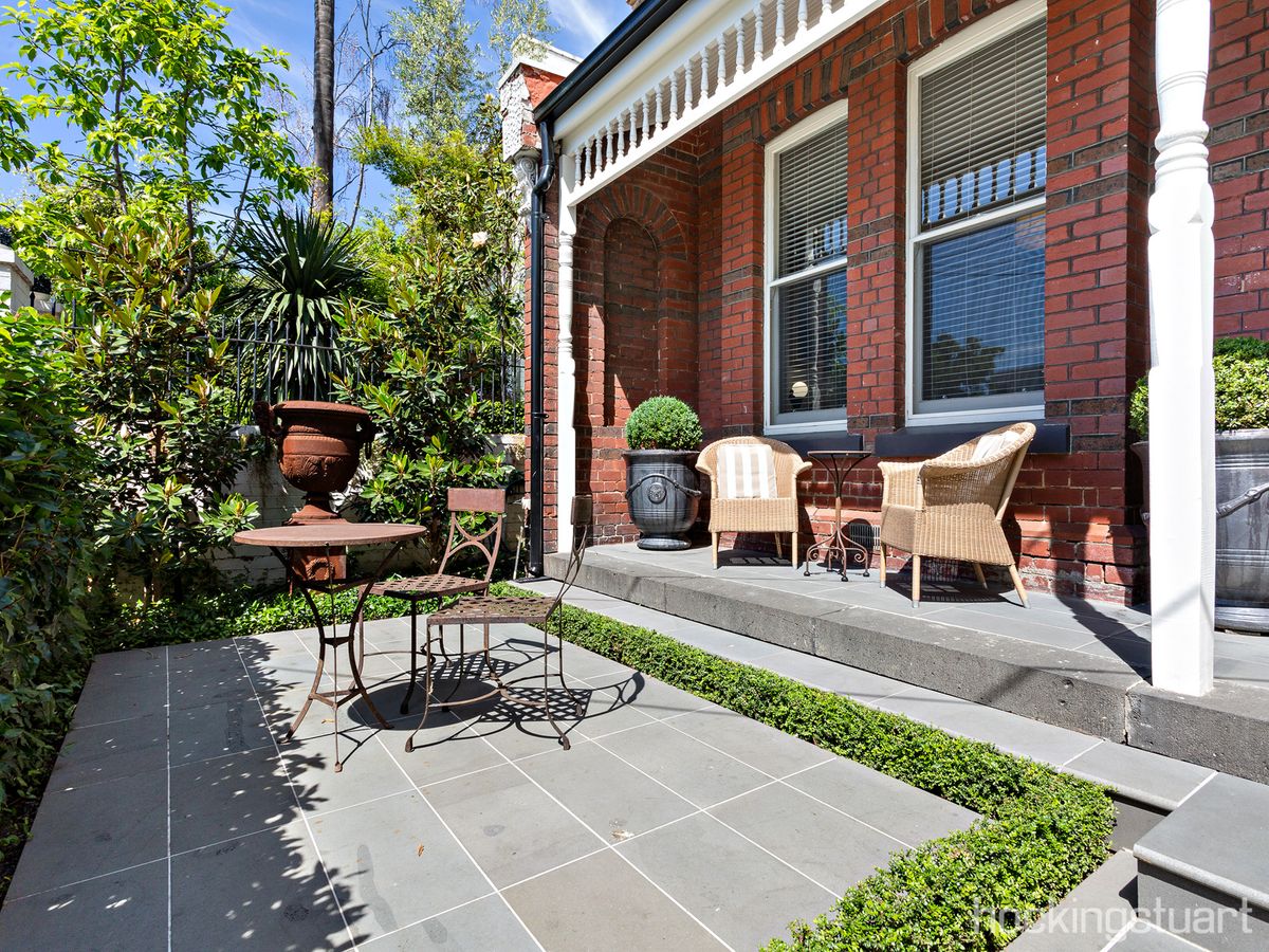 35 Cunningham Street SOUTH YARRA