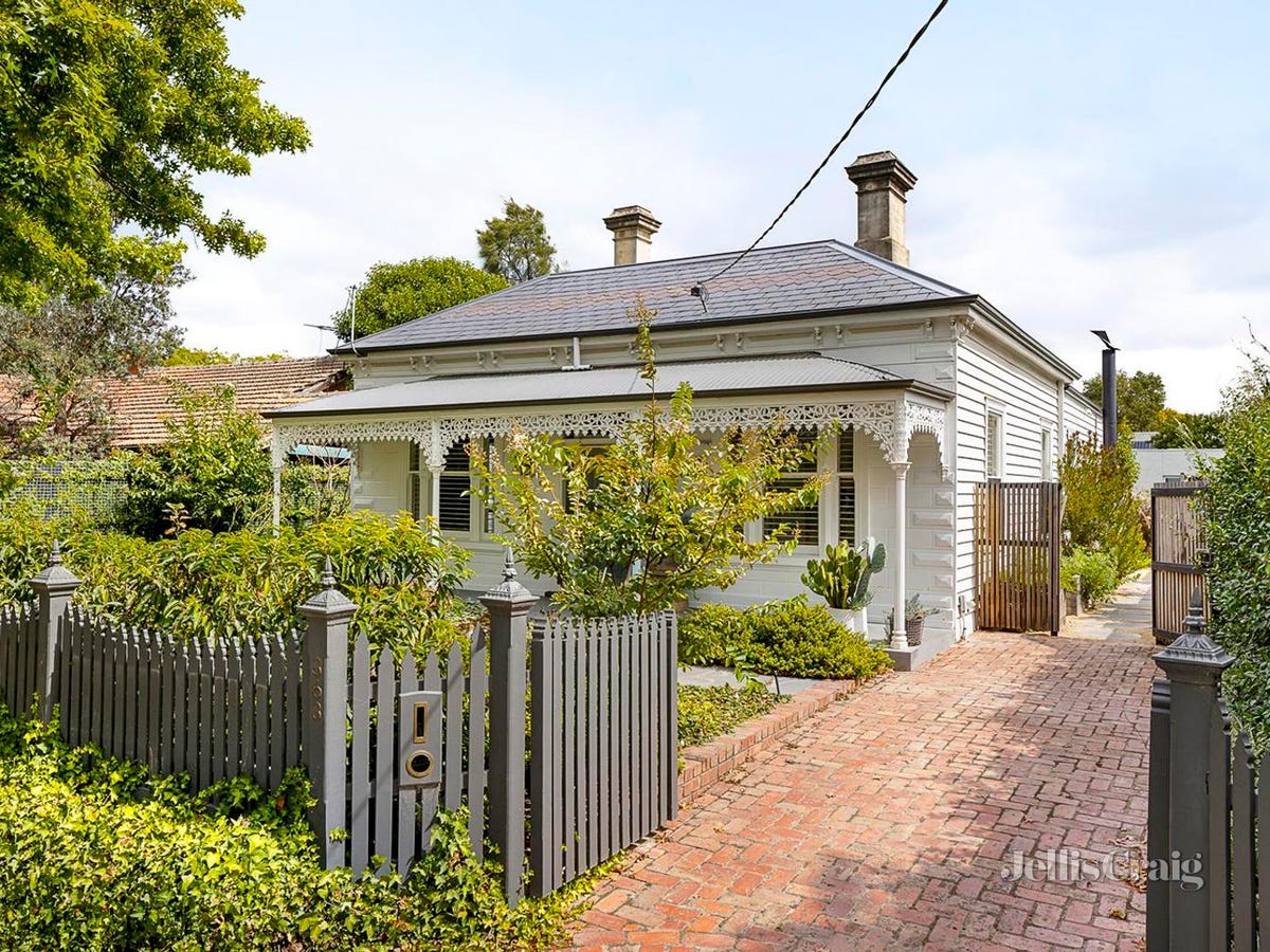 363 Elgar Road MONT ALBERT