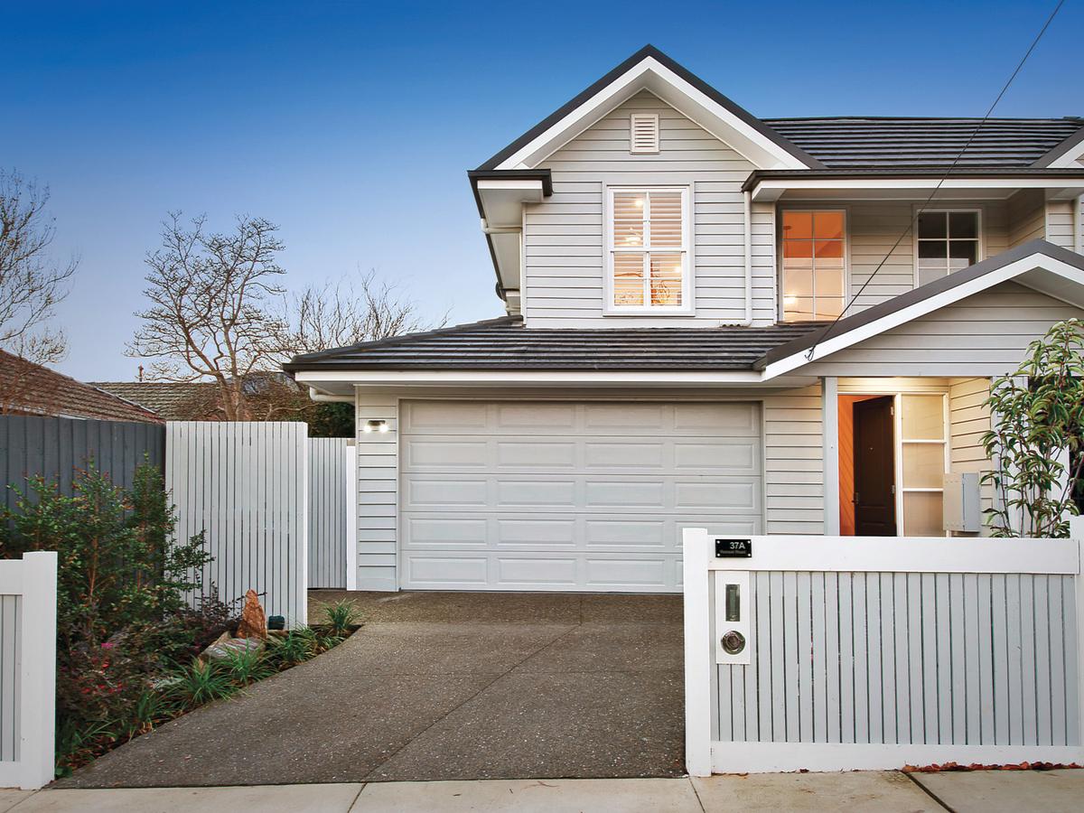 37a Retreat Road HAMPTON