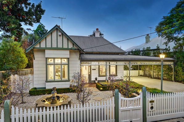 38 Warburton Road CANTERBURY