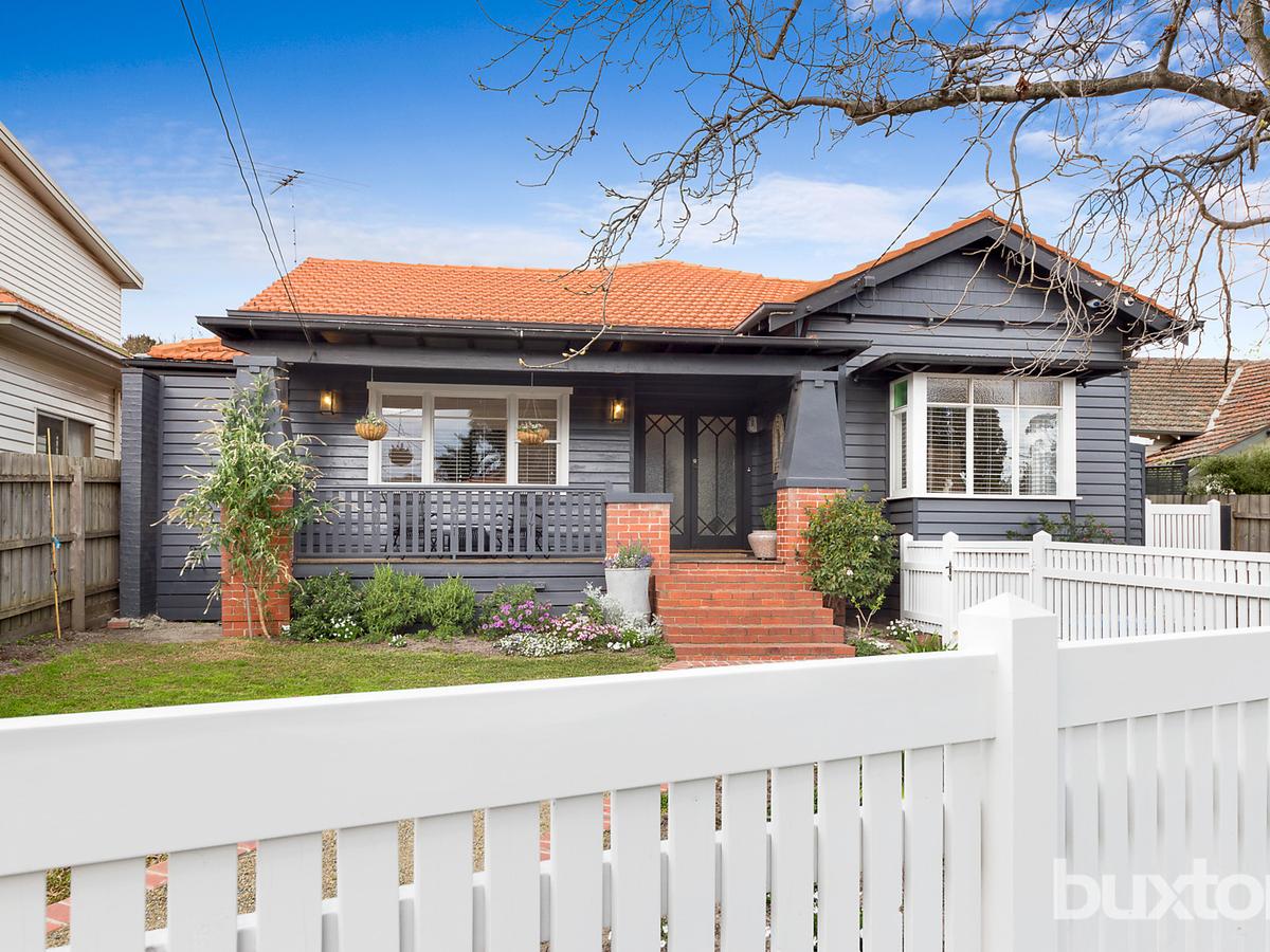 3 Banks Avenue HAMPTON