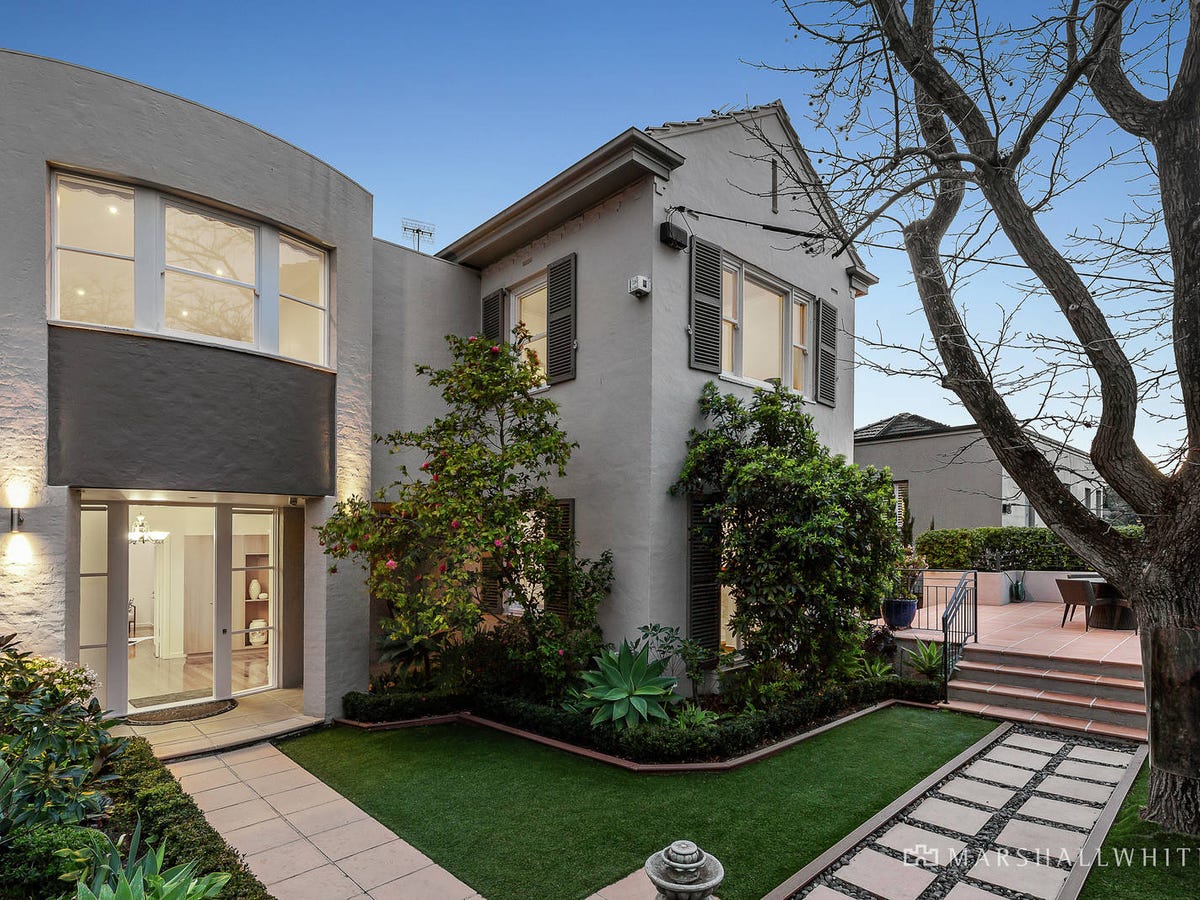 3 Milfay Avenue KEW