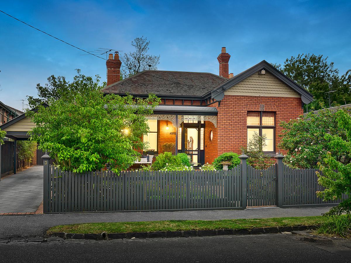 3 Ridgeway Avenue KEW