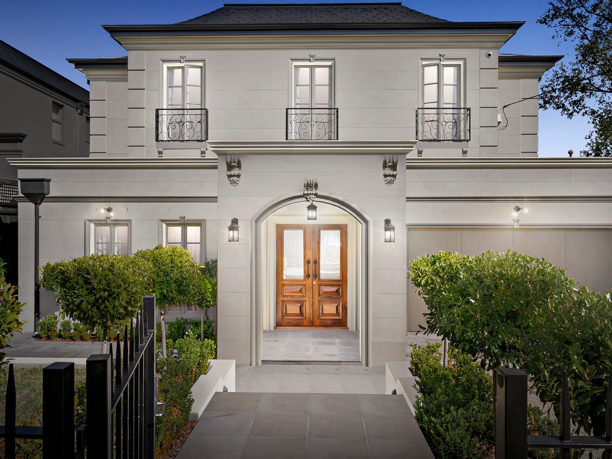 42 Elliott Avenue BALWYN