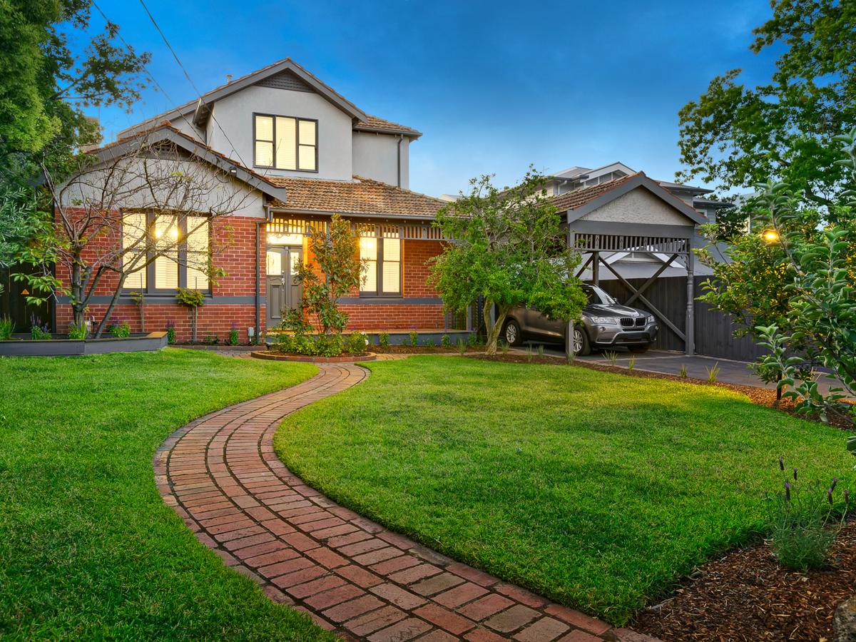 46 Broughton Road SURREY HILLS