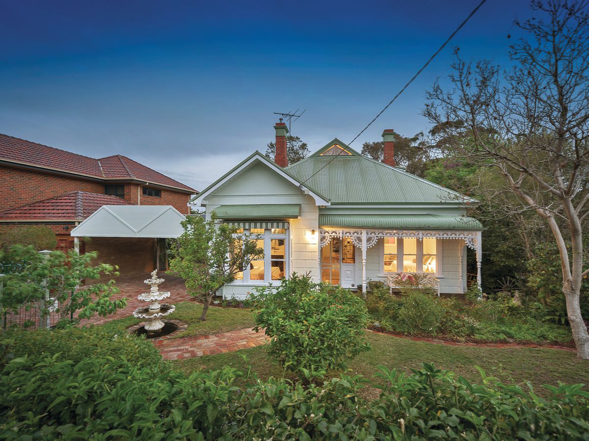 46 Holyrood Street HAMPTON