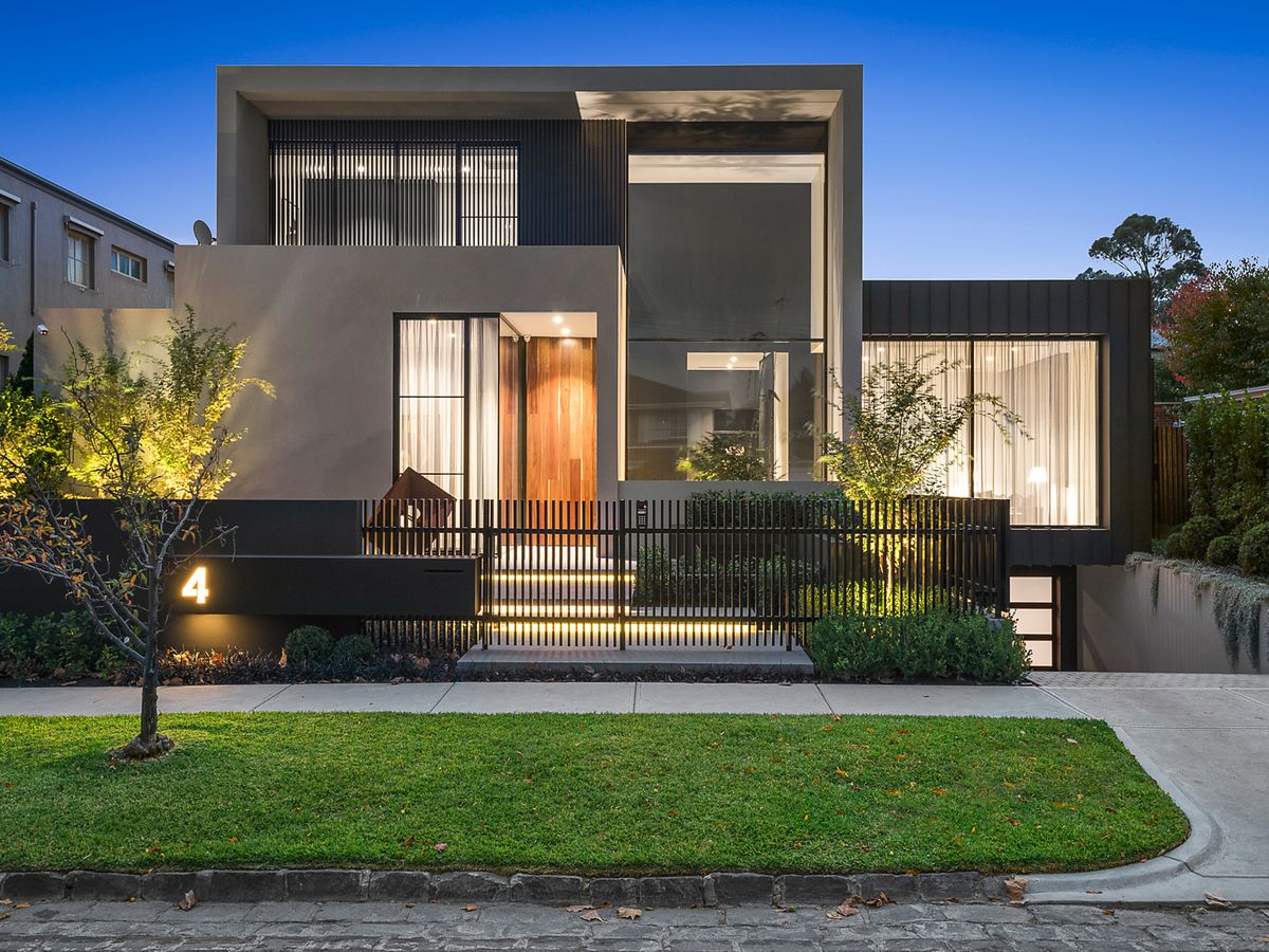 4 Bramley Court KEW