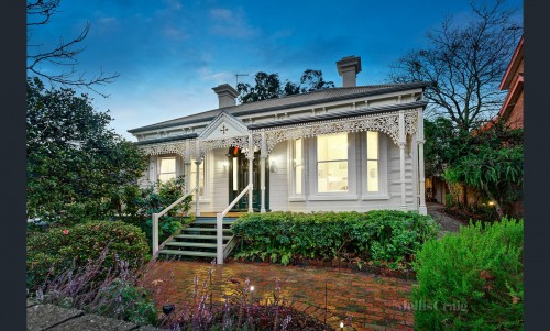 4 Erica Street CANTERBURY