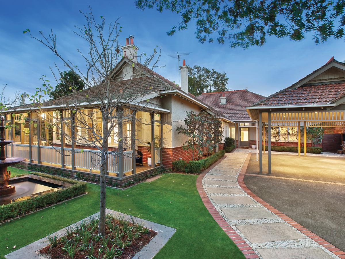 4 Marshall Avenue KEW